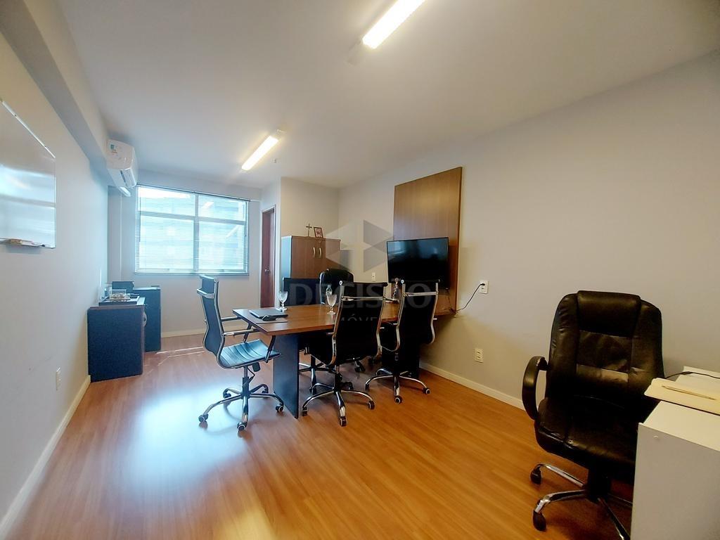 Sala à venda no Santo Antonio: 