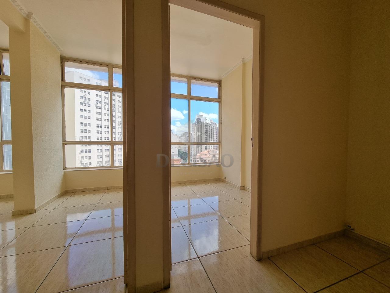 Sala à venda no Centro: 