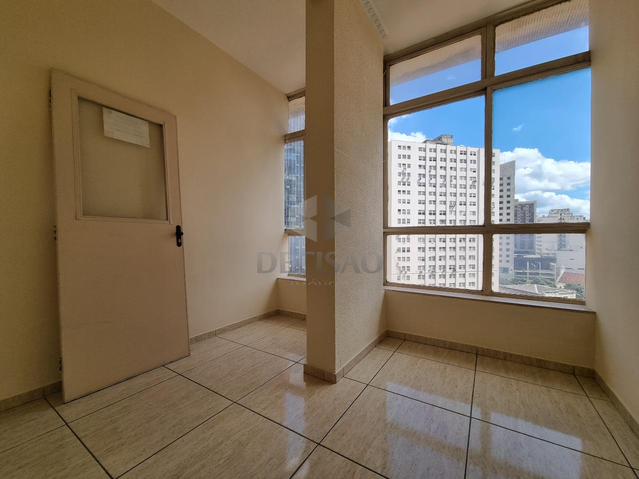 Sala à venda no Centro: 