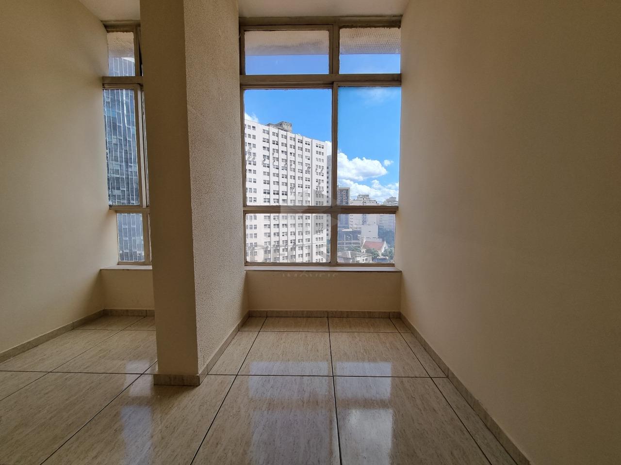 Sala à venda no Centro: 