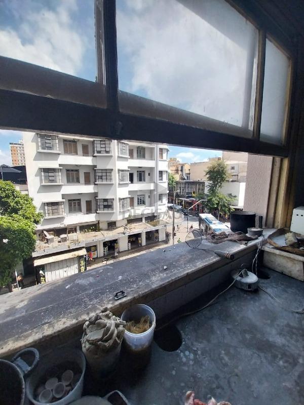 Sala à venda no Centro: 