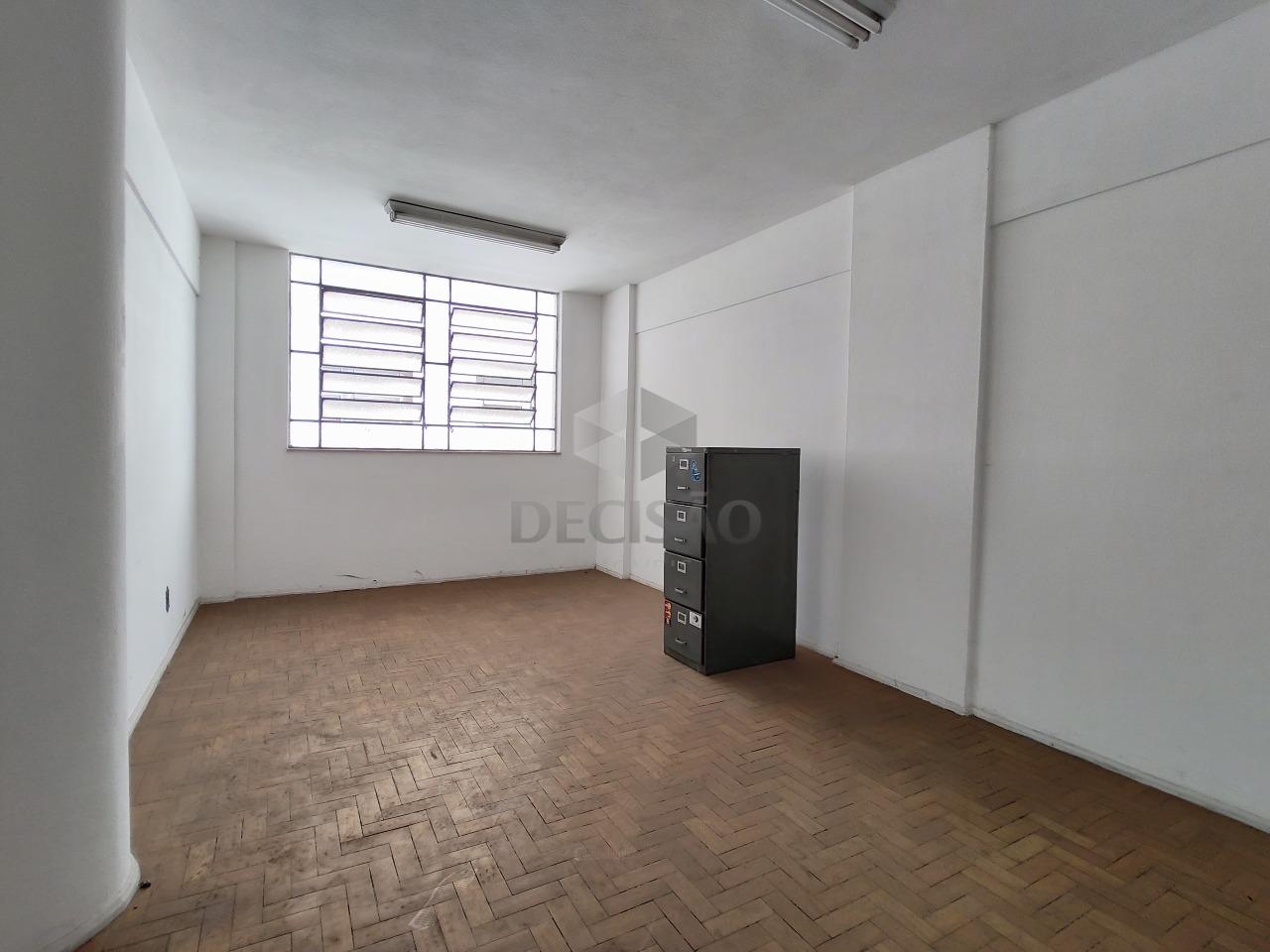 Sala à venda no Centro: 