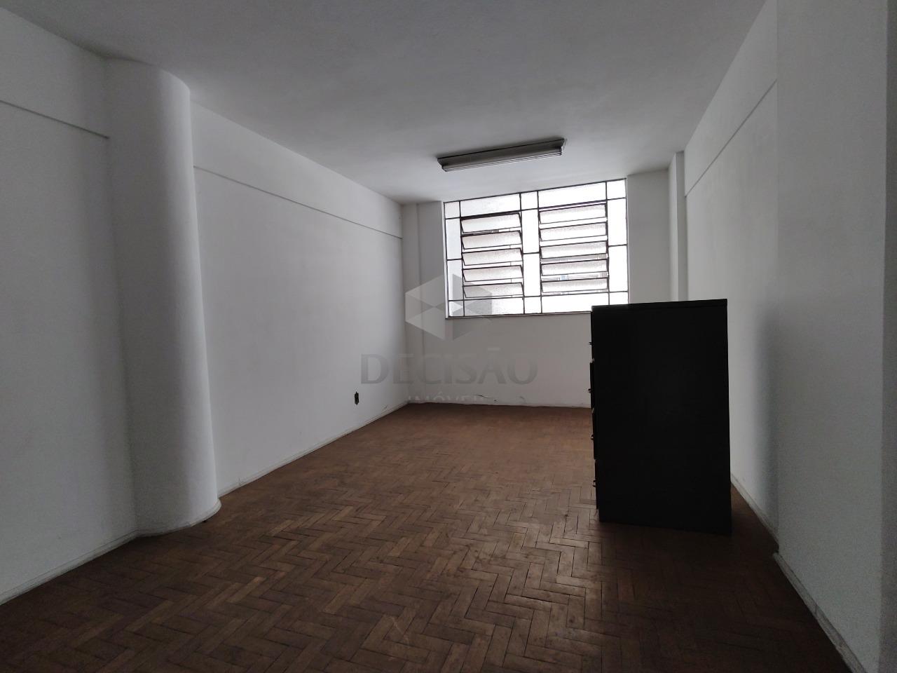 Sala à venda no Centro: 