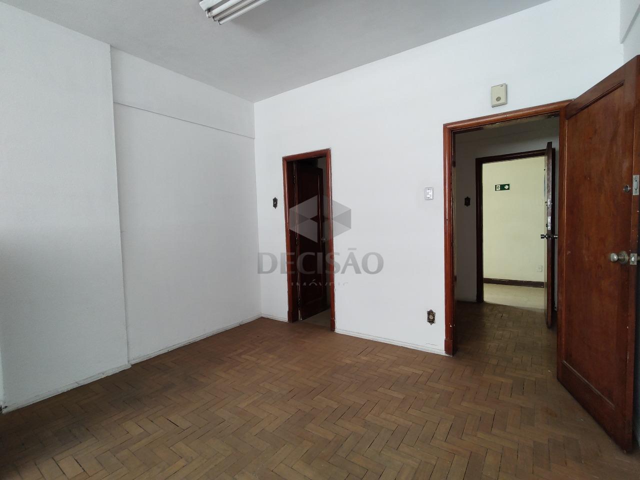 Sala à venda no Centro: 