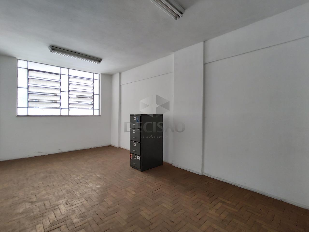 Sala à venda no Centro: 