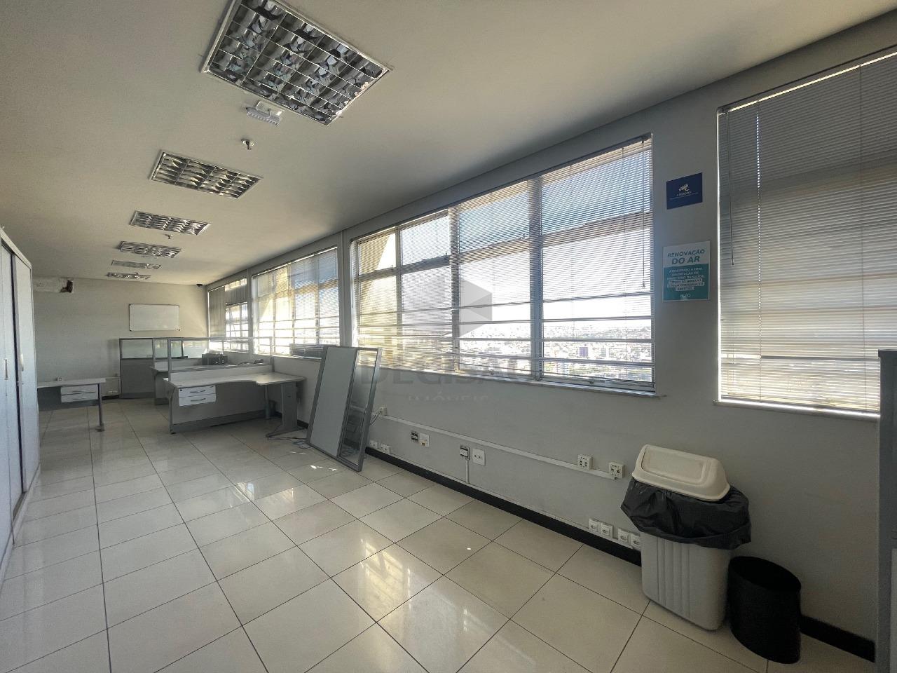 Sala à venda no Centro: 