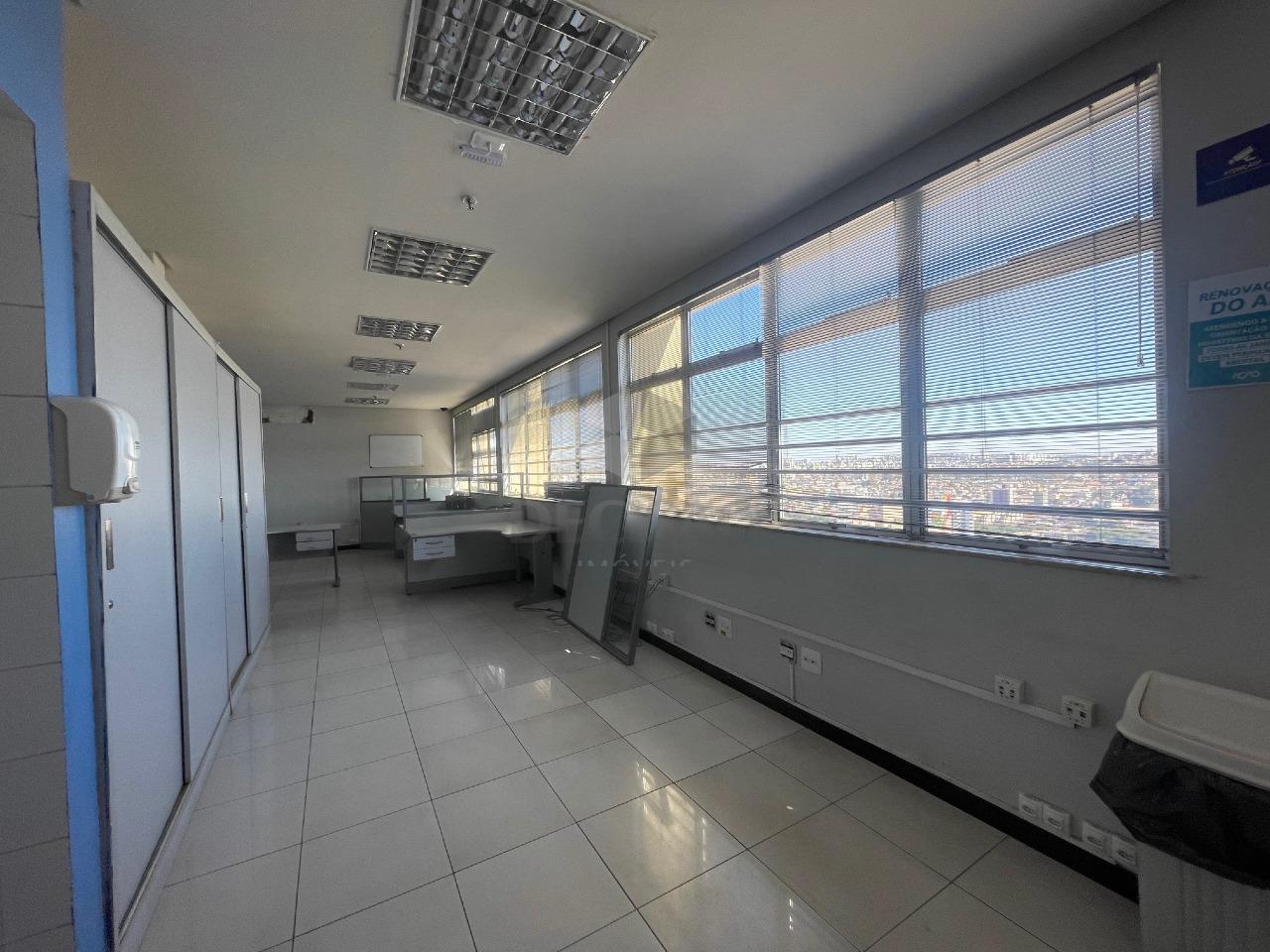 Sala à venda no Centro: 