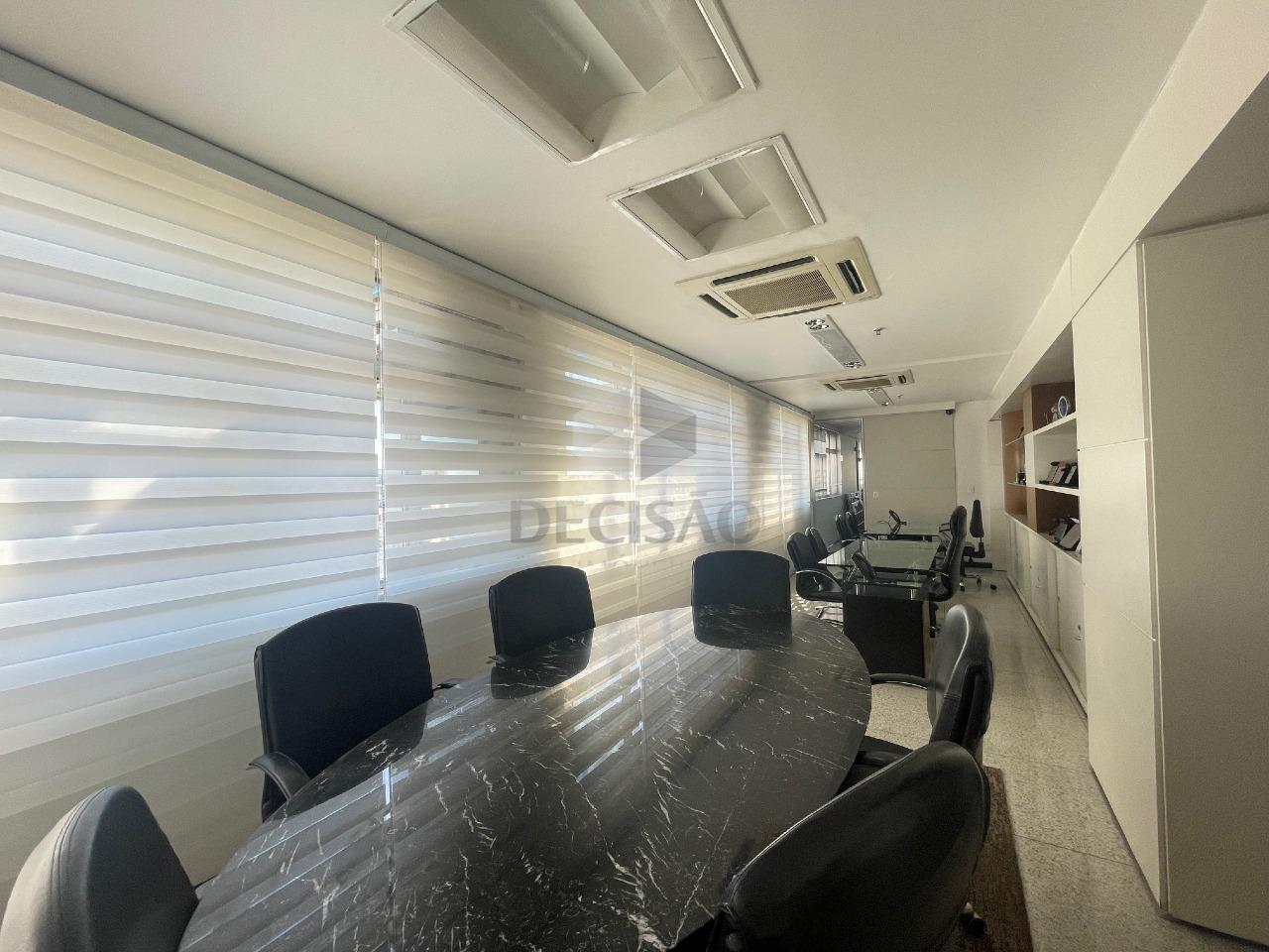 Sala à venda no Centro: 