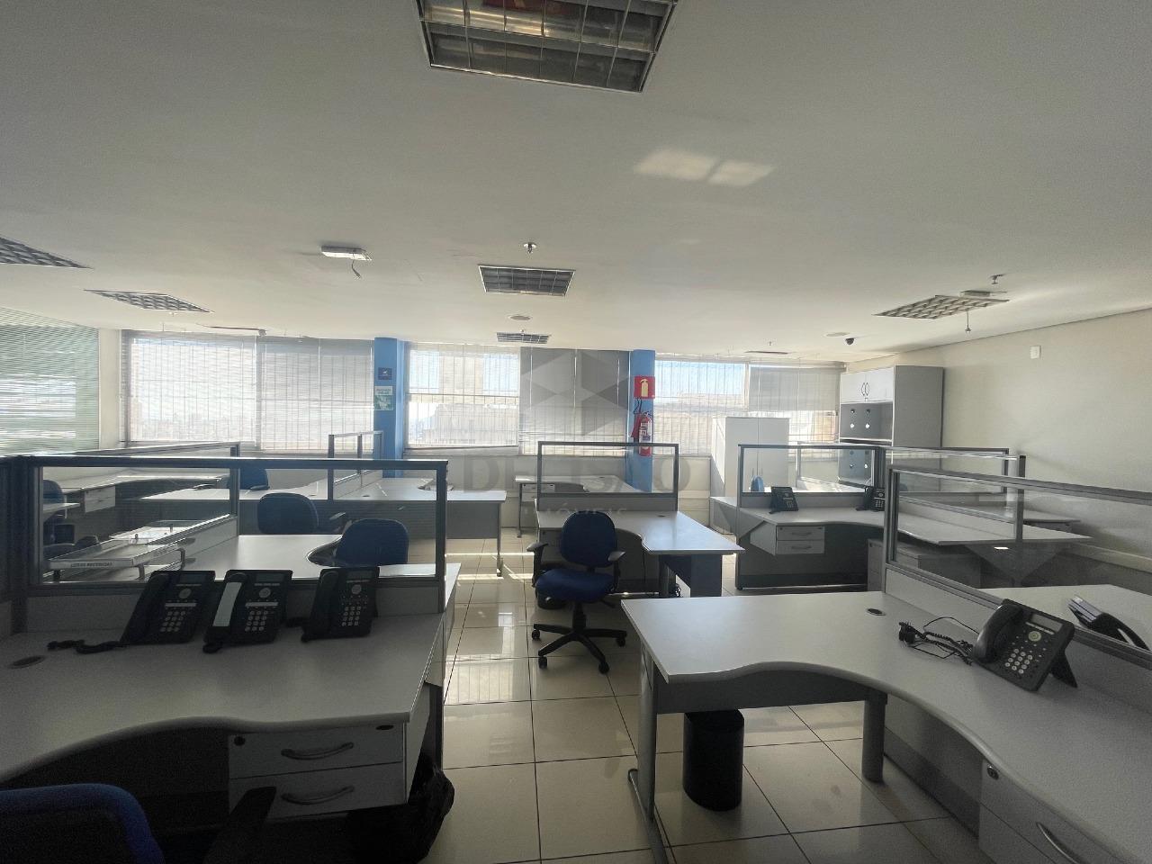 Sala à venda no Centro: 