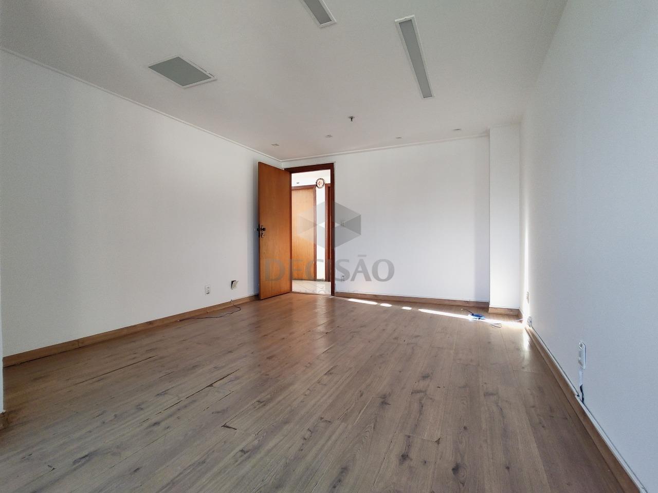 Sala à venda no Barro Preto: 