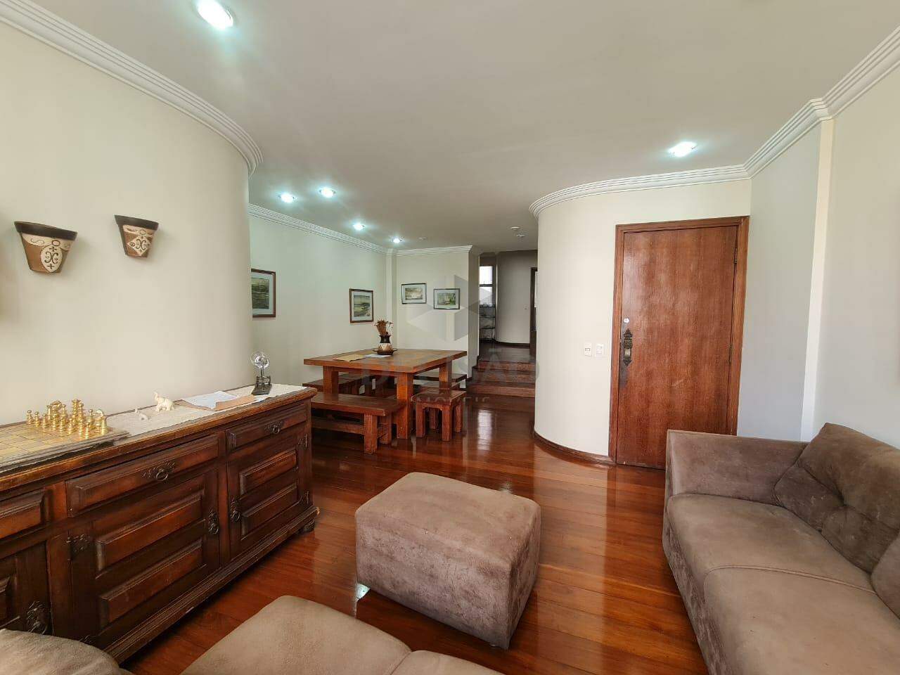 Apartamento 4 Quartos à venda no Funcionarios: 