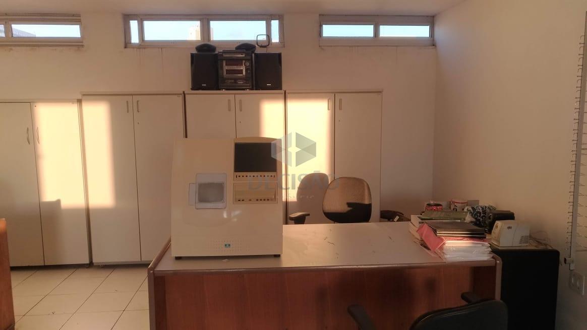 Sala à venda no Centro: 