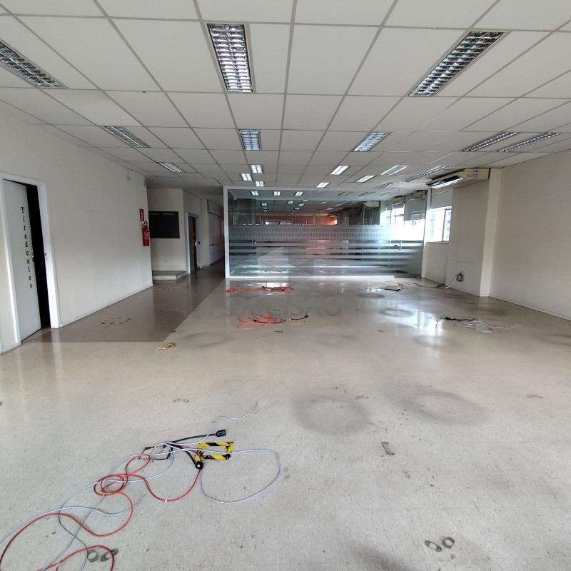 Andar corrido à venda no Lourdes: 