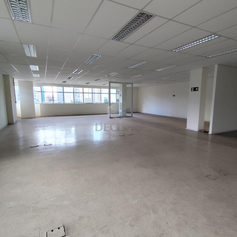 Andar corrido à venda no Lourdes: 