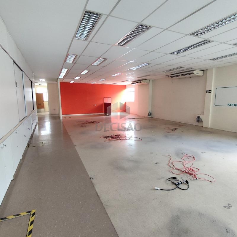 Andar corrido à venda no Lourdes: 