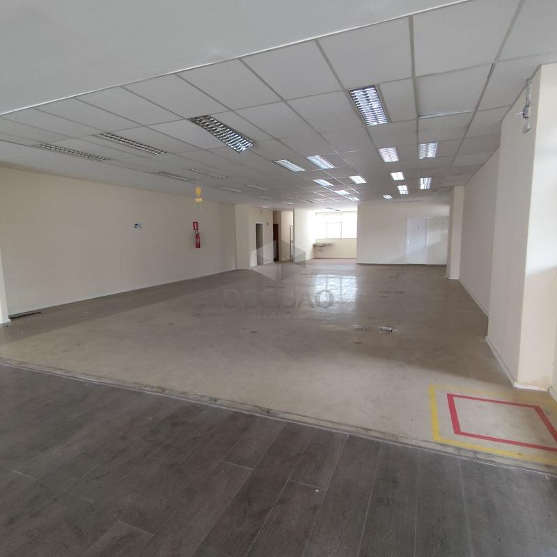 Andar corrido à venda no Lourdes: 