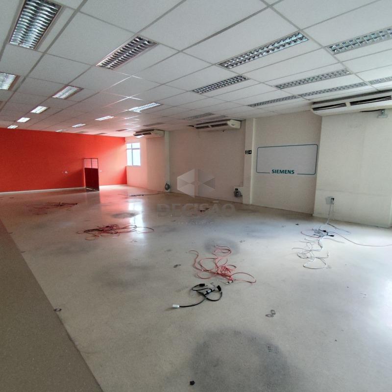 Andar corrido à venda no Lourdes: 