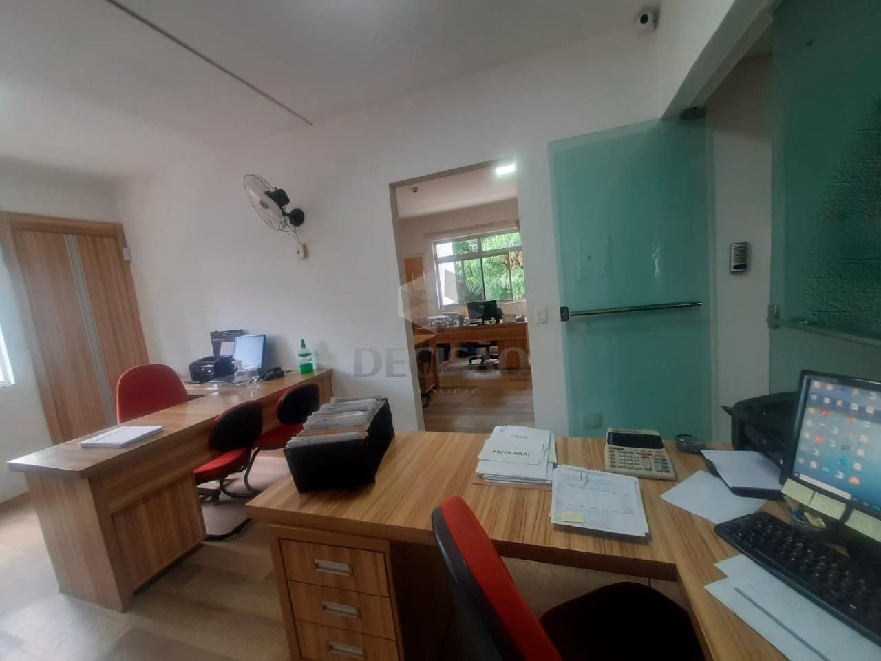 Andar corrido à venda no Prado: 