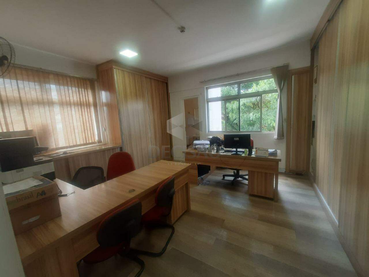 Andar corrido à venda no Prado: 