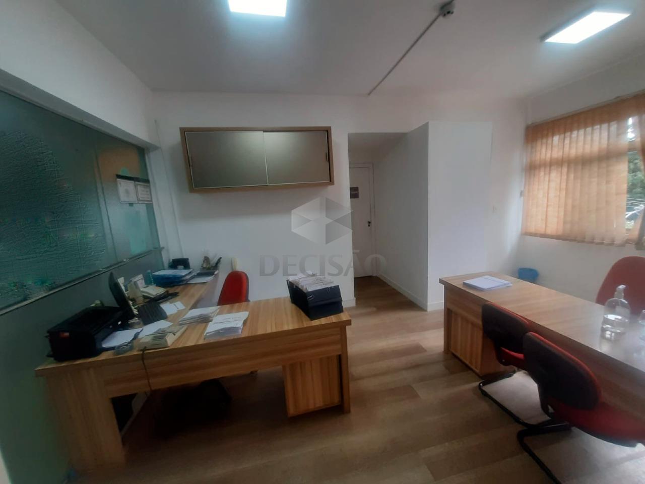 Andar corrido à venda no Prado: 