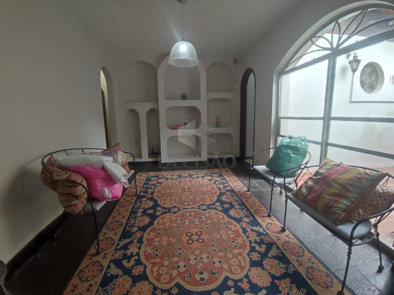 Casa à venda no Sion: 