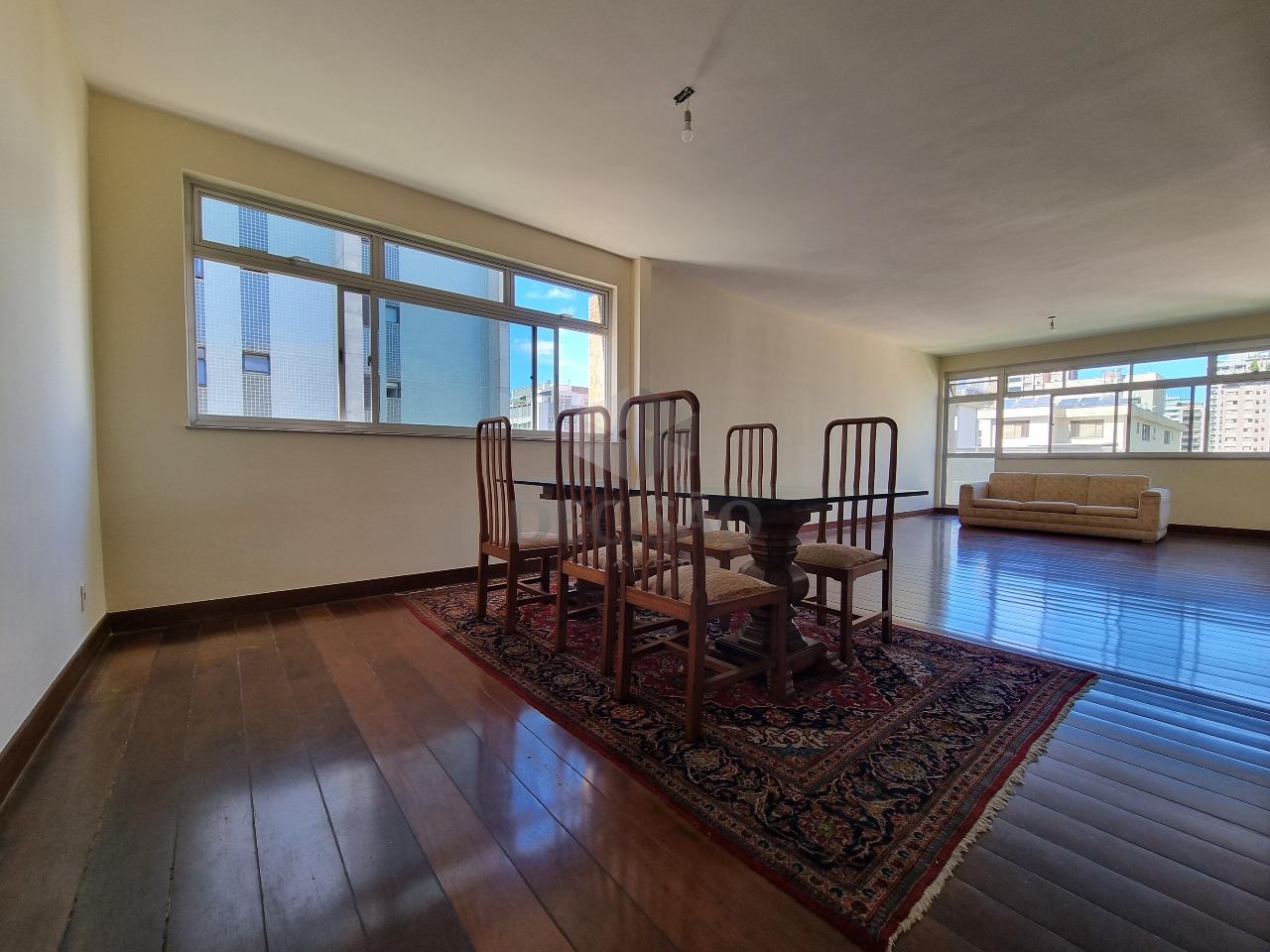 Cobertura à venda no Lourdes: 