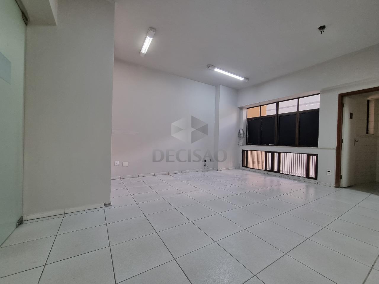 Sala à venda no Lourdes: 