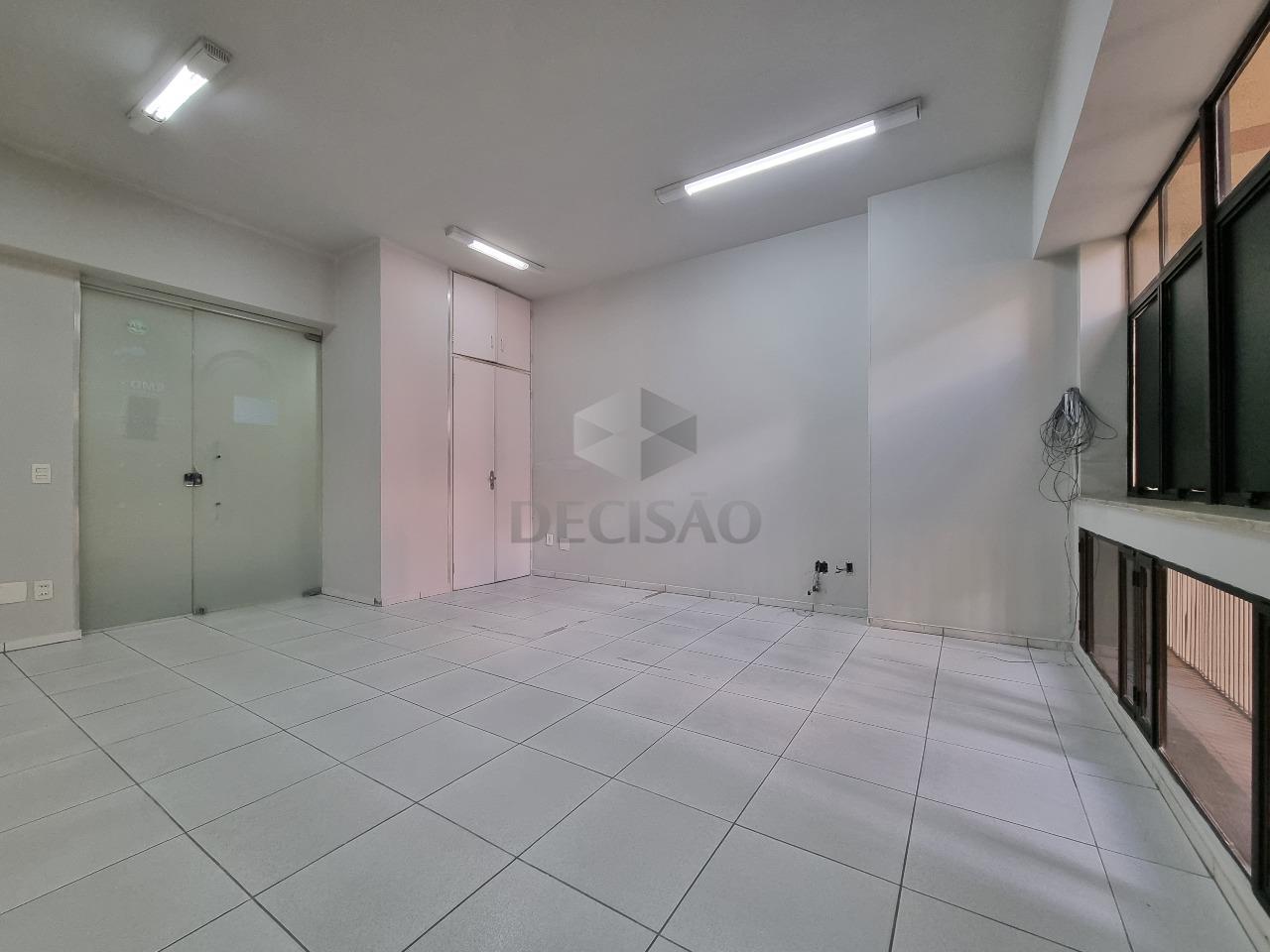 Sala à venda no Lourdes: 