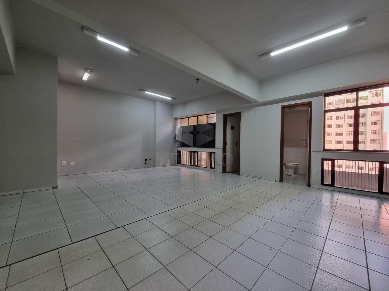 Sala à venda no Lourdes: 