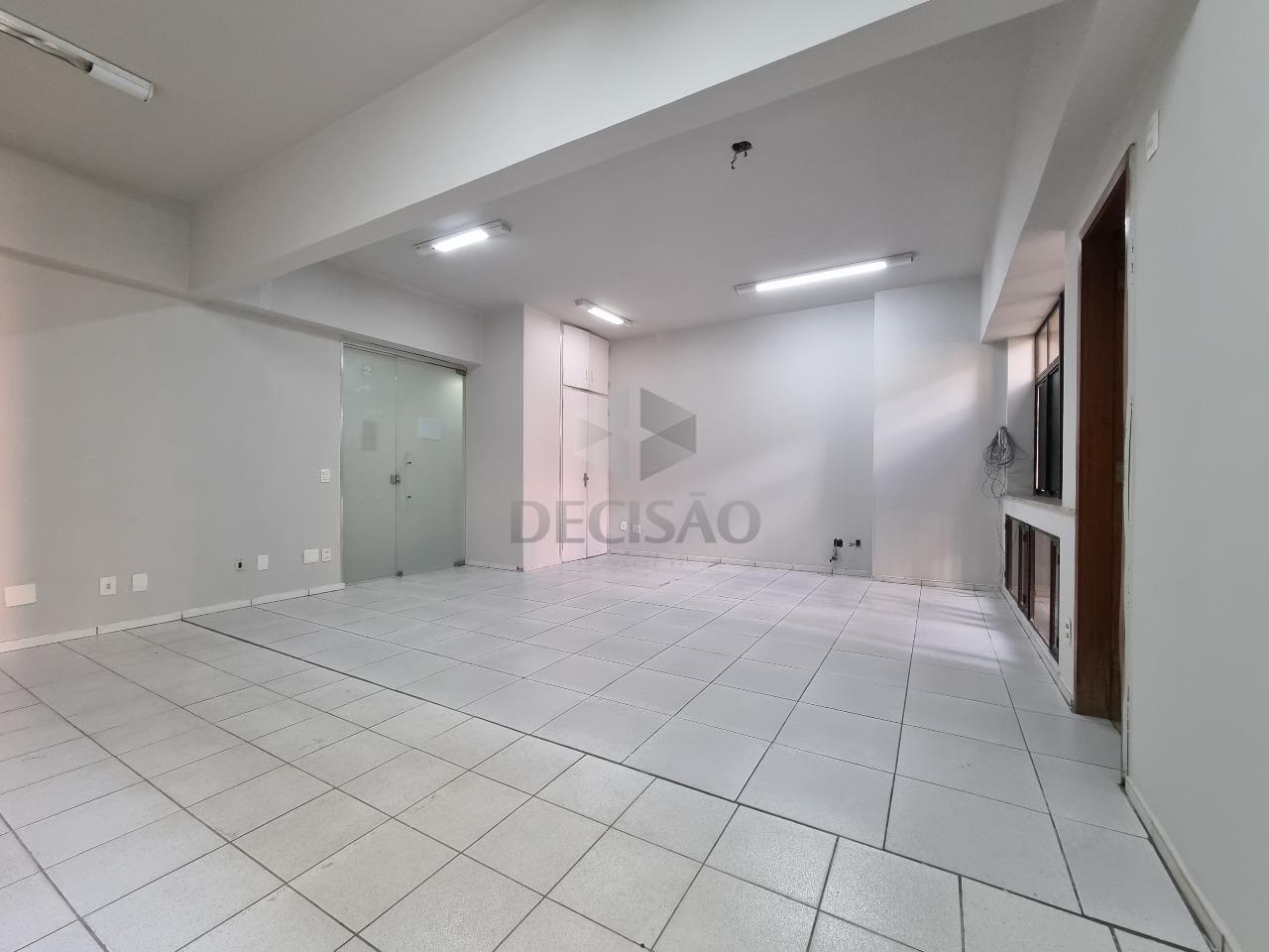 Sala à venda no Lourdes: 