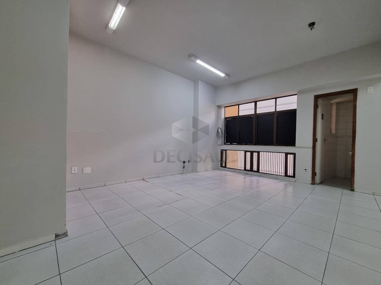 Sala à venda no Lourdes: 