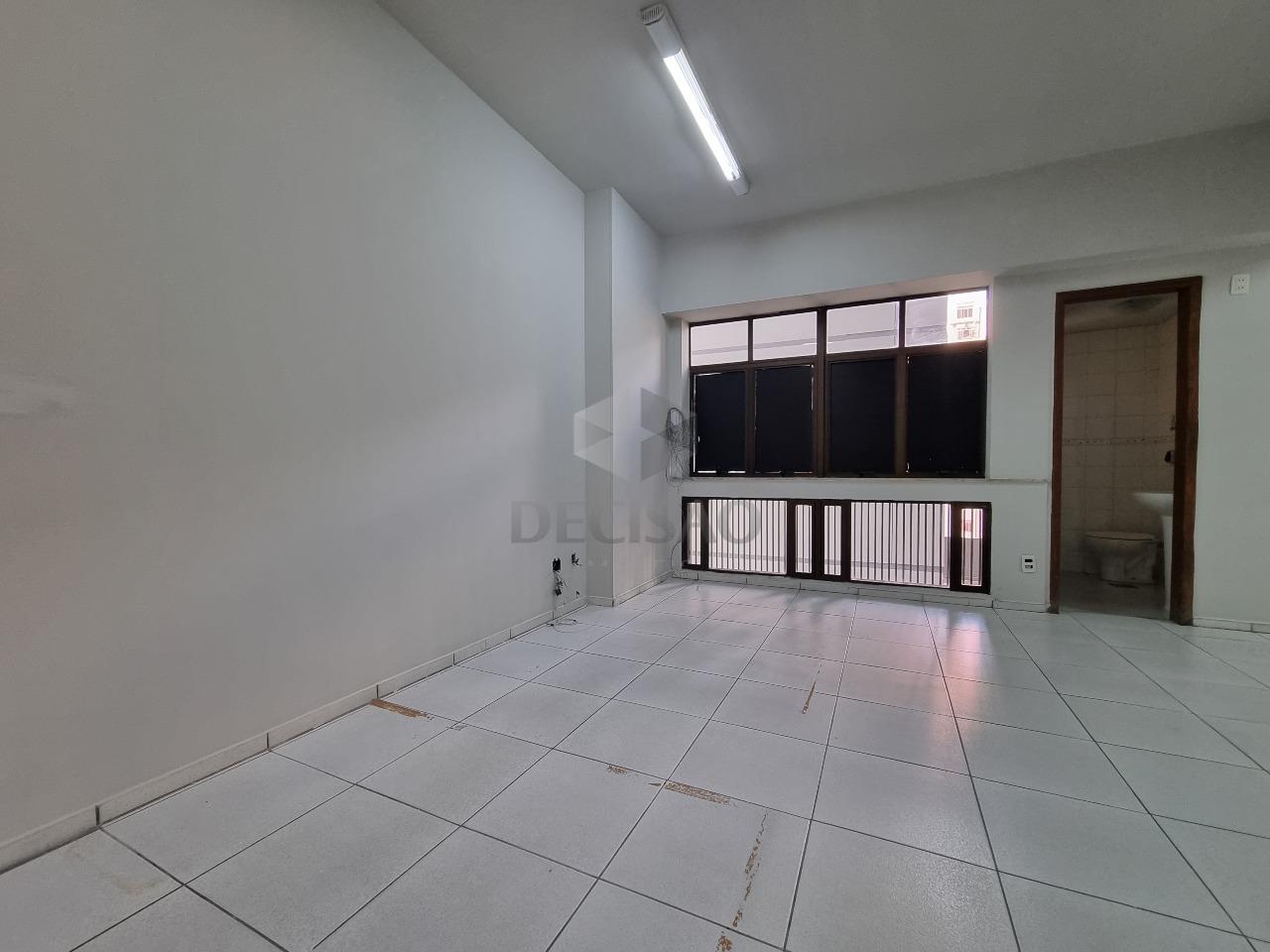 Sala à venda no Lourdes: 