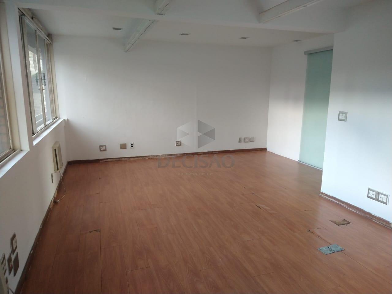 Sala à venda no Barro Preto: 