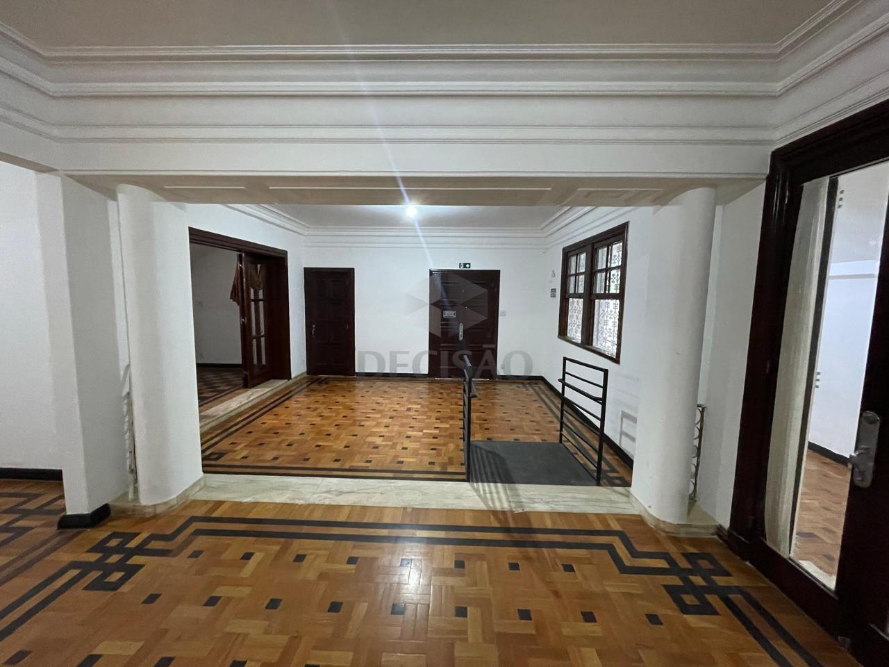 Casa à venda no Lourdes: 