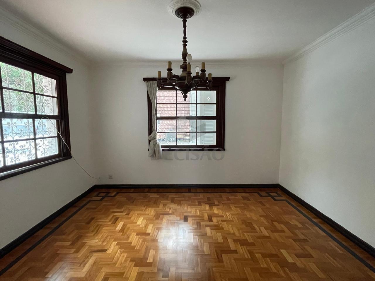 Casa à venda no Lourdes: 