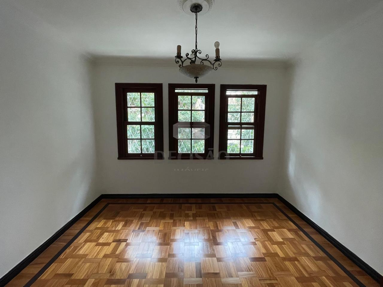 Casa à venda no Lourdes: 