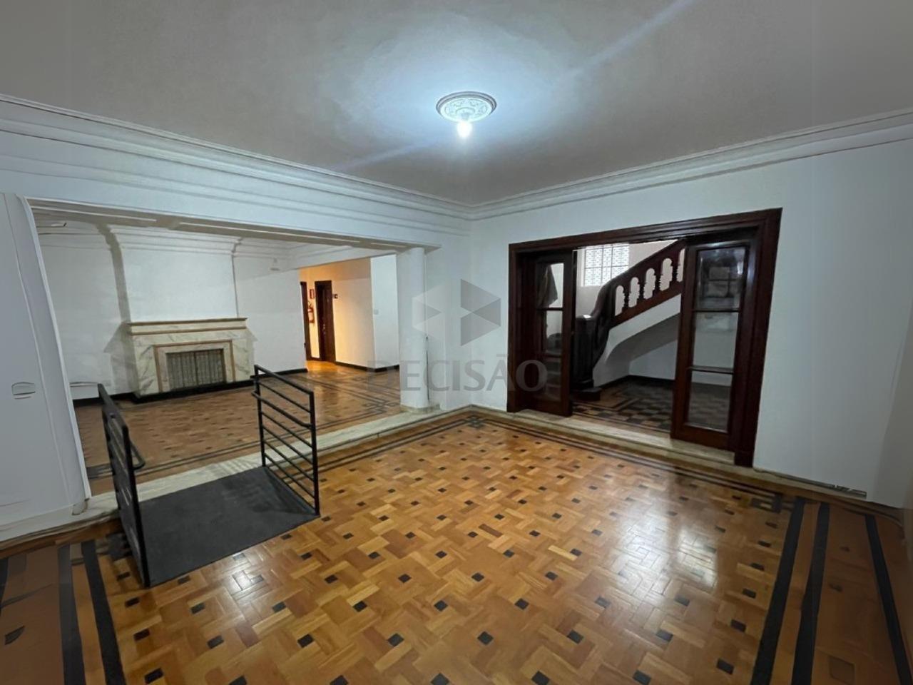 Casa à venda no Lourdes: 