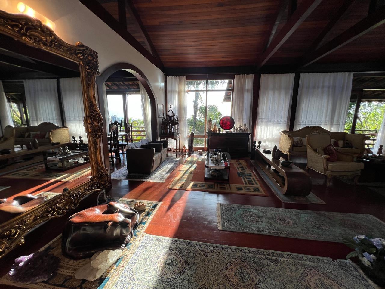 Casa à venda no Belvedere: 