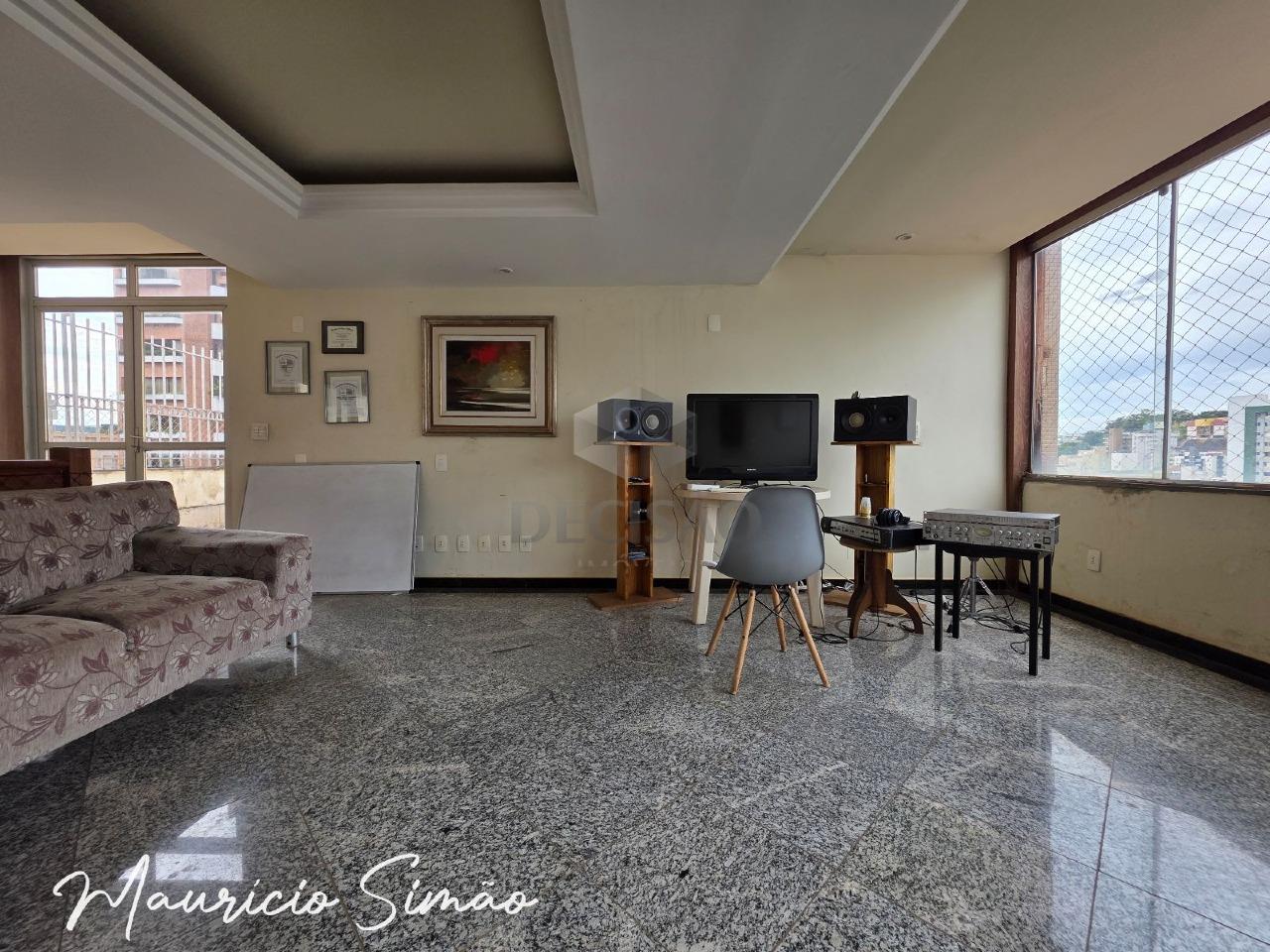 Cobertura à venda no Carmo: 