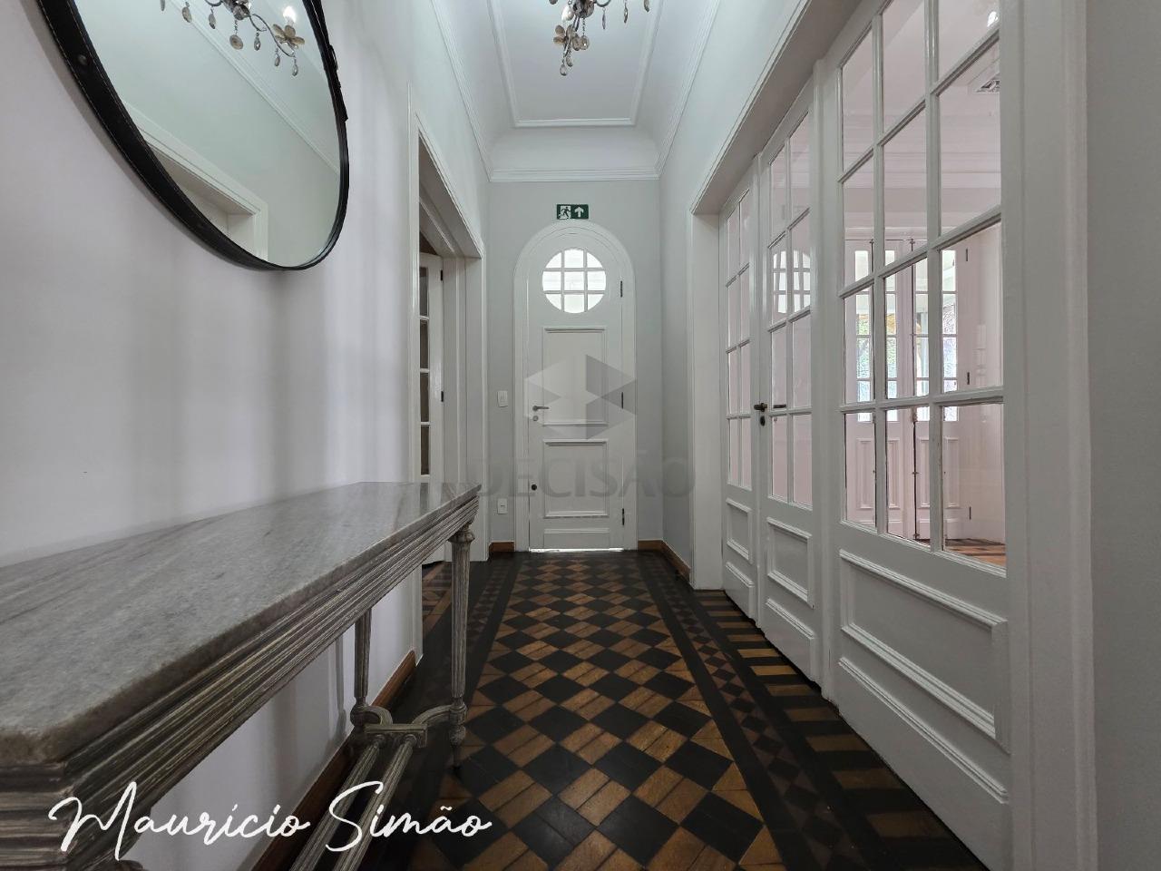 Casa à venda no Lourdes: 