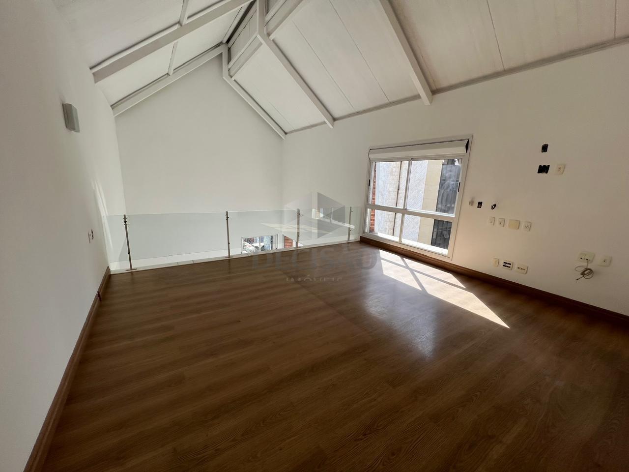 Apto Duplex à venda no Lourdes: 