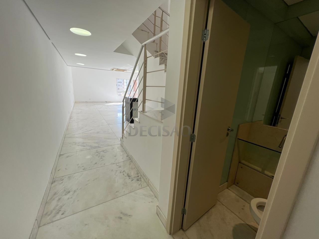 Apto Duplex à venda no Lourdes: 