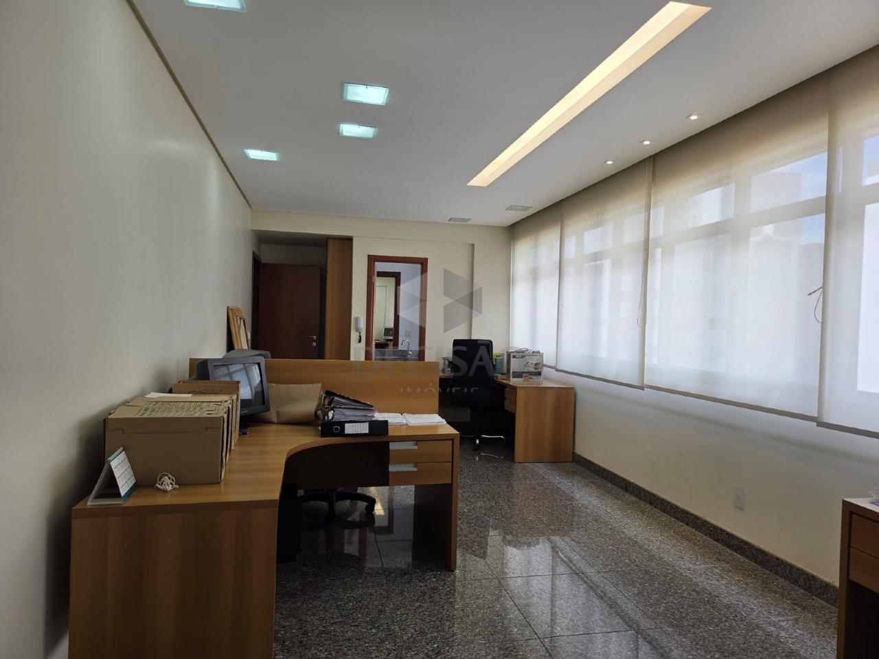 Sala à venda no Vila da Serra: 