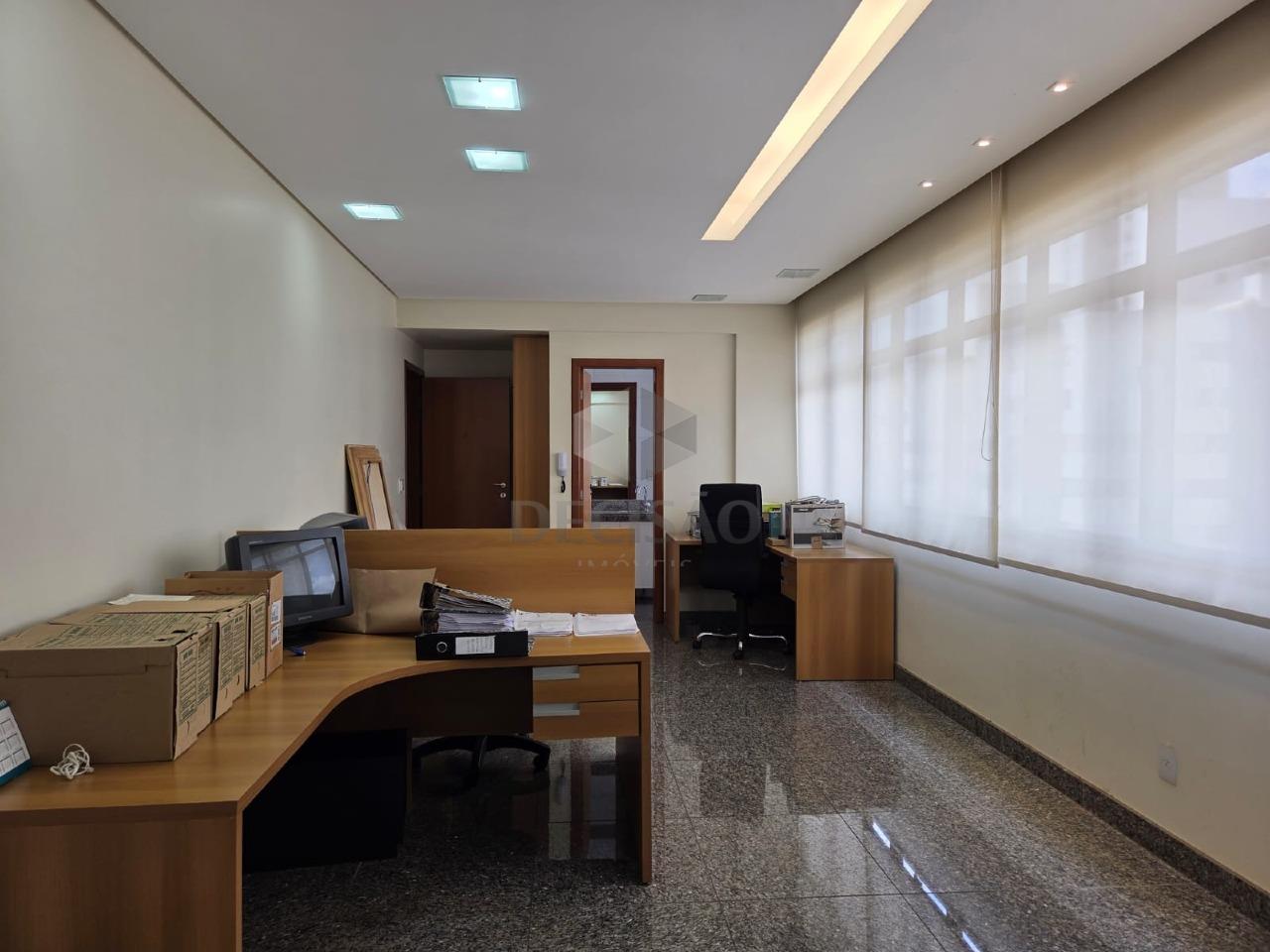 Sala à venda no Vila da Serra: 