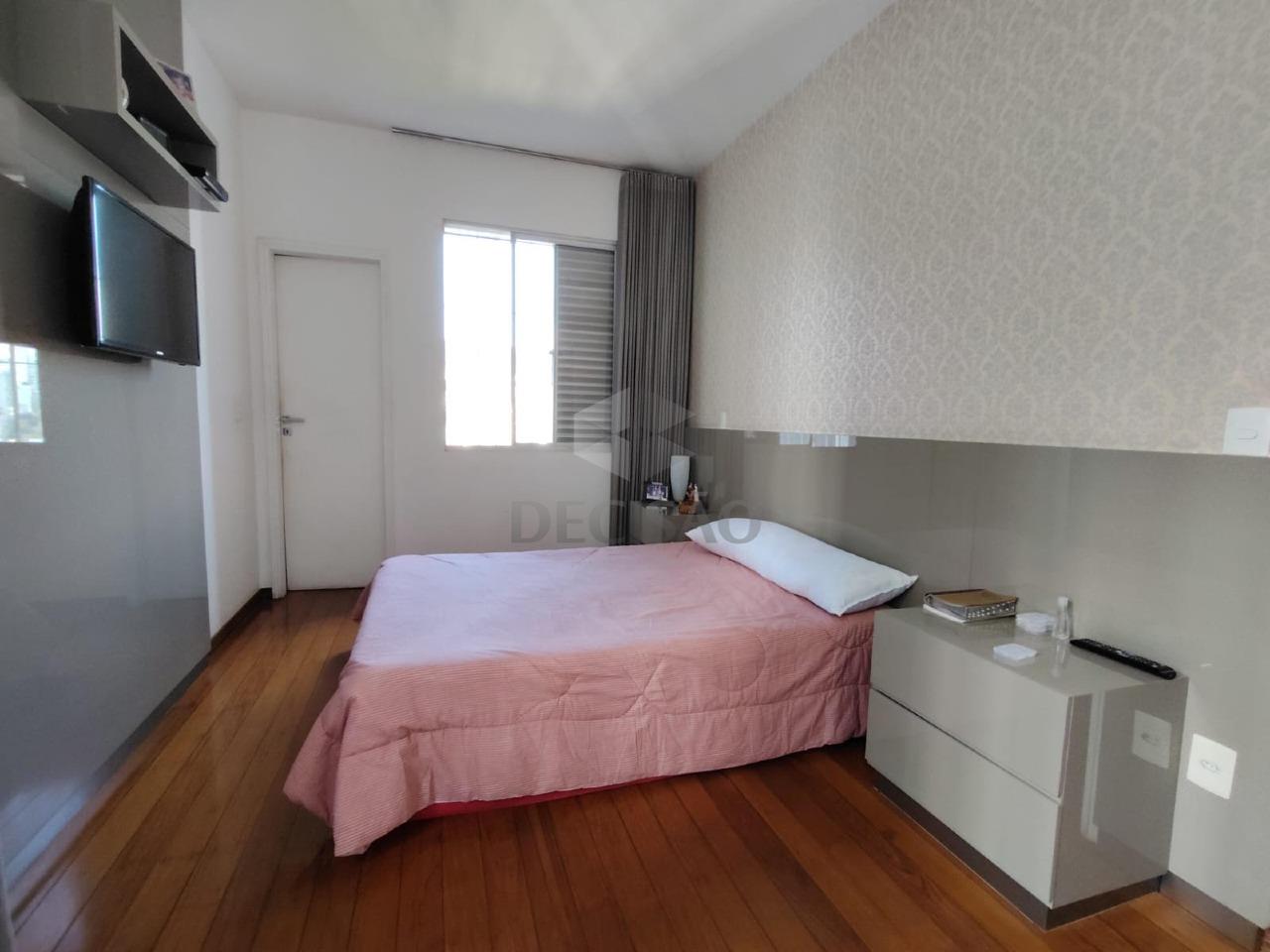 Apartamento 4 Quartos à venda no Cruzeiro: 