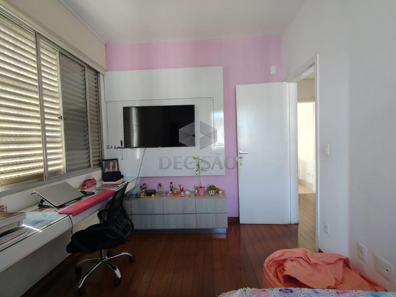 Apartamento 4 Quartos à venda no Cruzeiro: 