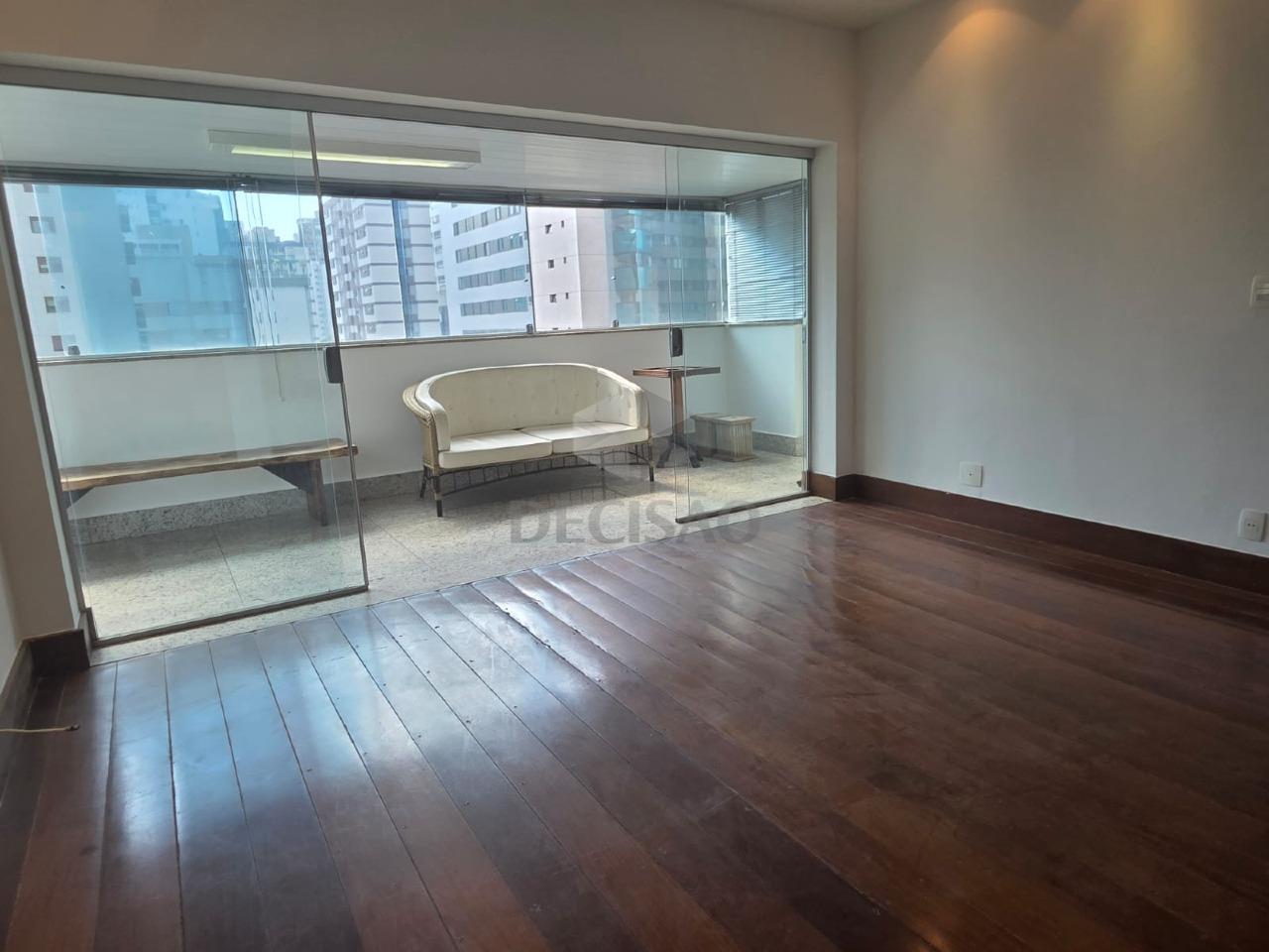 Cobertura à venda no Lourdes: 