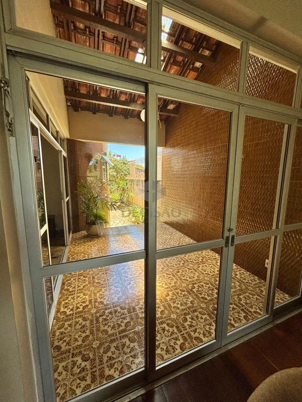 Casa à venda no Belvedere: 