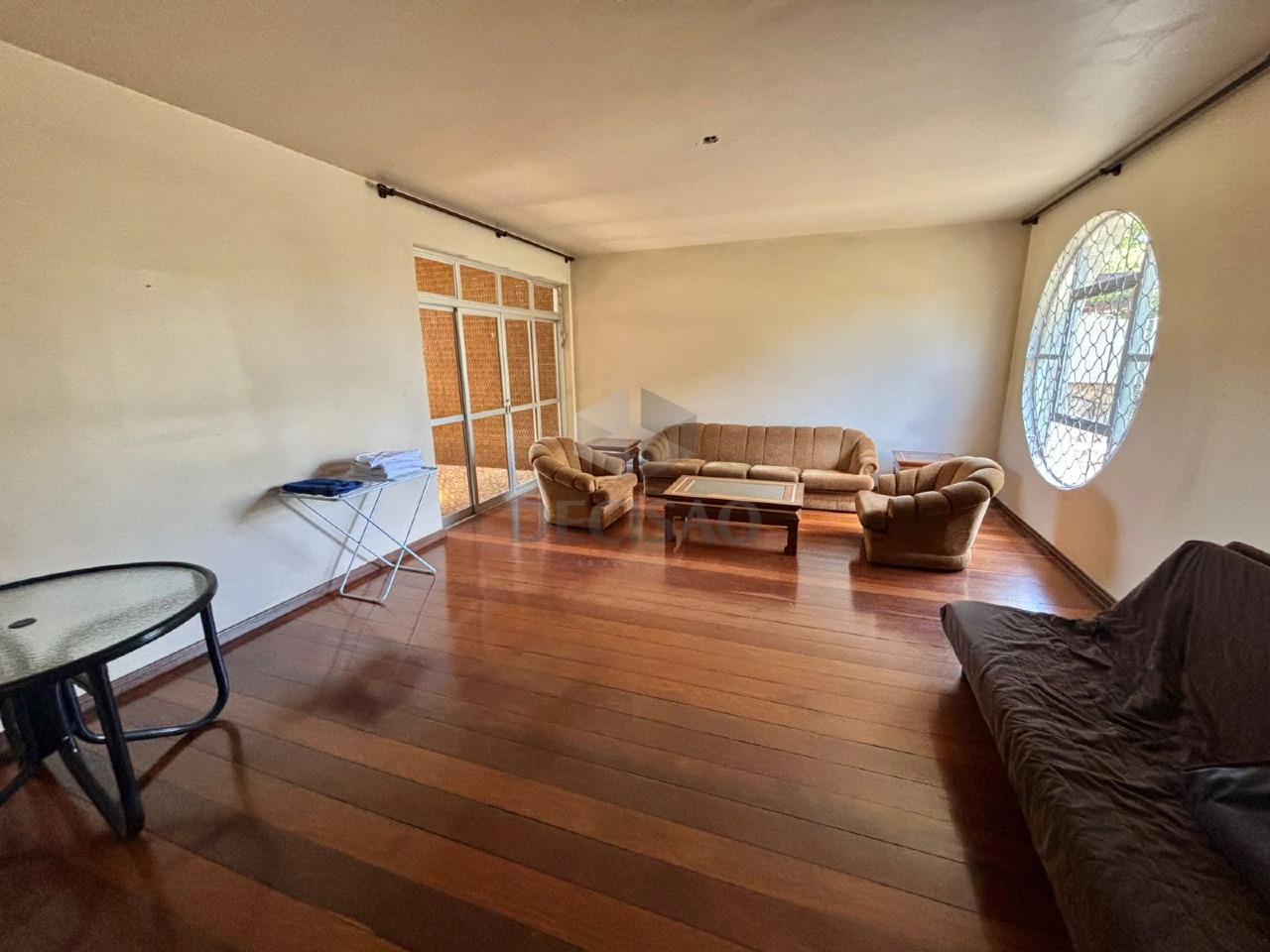 Casa à venda no Belvedere: 