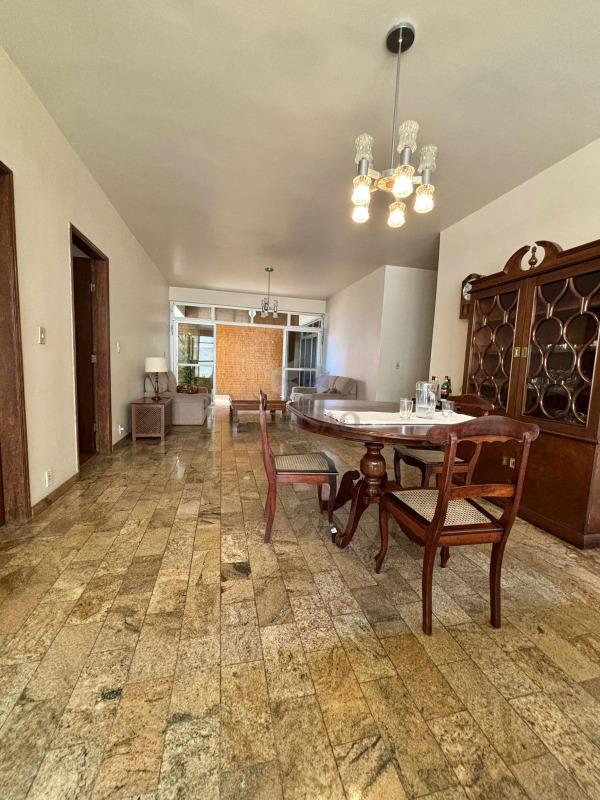 Casa à venda no Belvedere: 